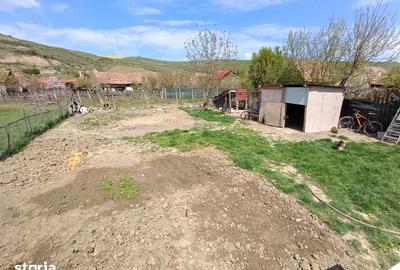 Casă cu 3 camere cu Teren 400 Mp în Central - 2