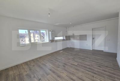 Apartament cu 3 camere semidecomandat în Florești