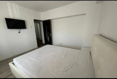 Apartament cu 2 camere decomandat în Apărătorii Patriei
