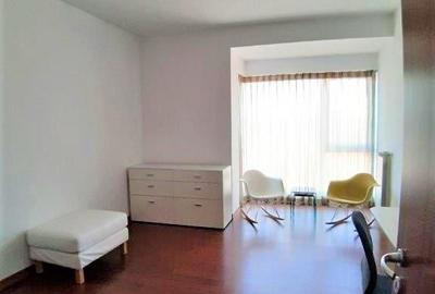 Apartament cu 3 camere, mobilat în Aviatorilor