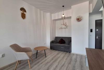 Apartament cu 2 camere semidecomandat în Valea Adâncă