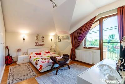 Casă cu 5 camere cu Teren 378 Mp în Corbeanca