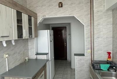 Apartament cu 3 camere semidecomandat în Central - 2