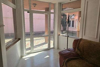 Casă cu Teren 380 Mp în Central