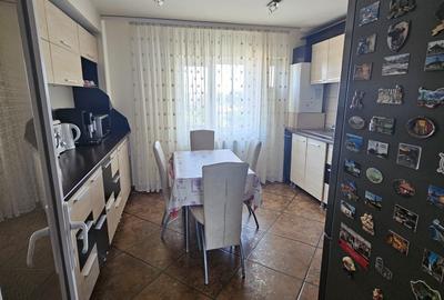 Apartament cu 4 camere decomandat în Central - 8
