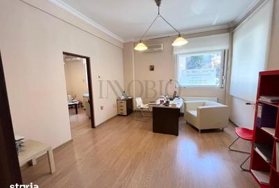 Apartament cu 3 camere în Romană