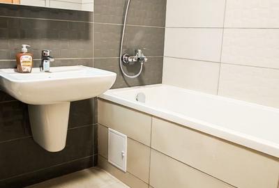 Apartament cu 2 camere decomandat în Tractorul - 8