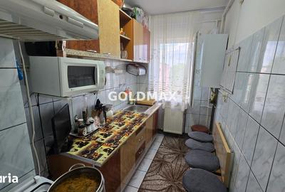 Apartament cu 3 camere semidecomandat în Trivale