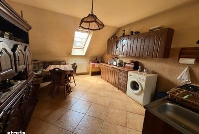 Casă cu 4 camere cu Teren 231 Mp în Central
