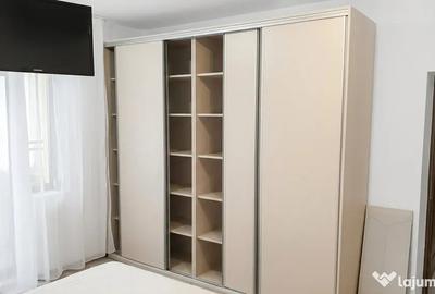 Apartament cu 3 camere semidecomandat în Grivița