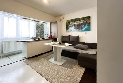 Apartament cu 2 camere decomandat, mobilat în Central