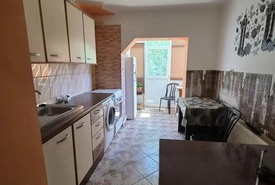 Apartament cu 2 camere decomandat în Găești