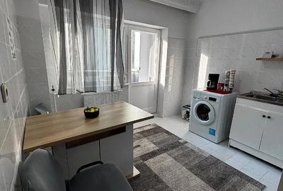 Apartament cu 3 camere decomandat în Stadion