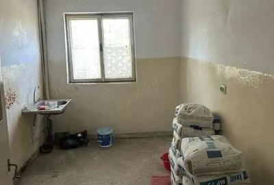 Apartament cu 2 camere decomandat în Stâlpu