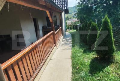 Casă individuală cu 5 camere cu Canalizare în Beclean