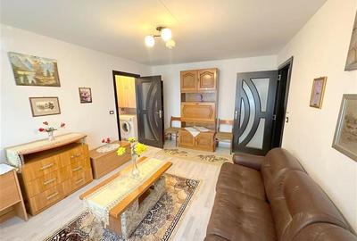 Apartament cu 2 camere semidecomandat în 9 Mai