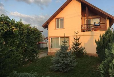 Casă cu 4 camere în Cetatea