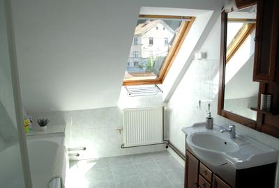 Apartament cu 3 camere decomandat în Central - 6