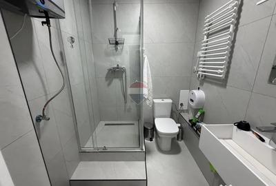 Spațiu comercial, de 80 mp, în Central