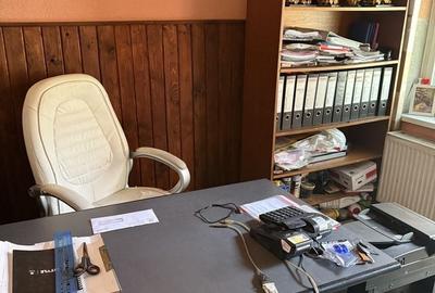 Spațiu comercial, de 350 mp, în Central - 8