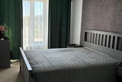 Apartament cu 3 camere decomandat, mobilat în Văcăresti