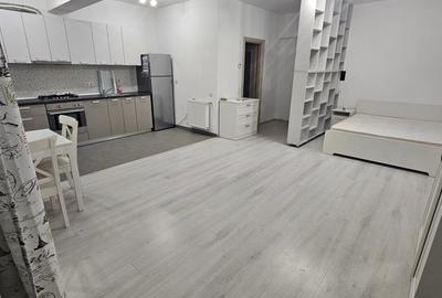 Garsonieră decomandată în Central