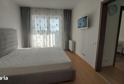 Apartament cu 2 camere decomandat în Tractorul