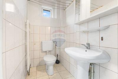 Casă cu 4 camere cu Canalizare în Podgoria - 2