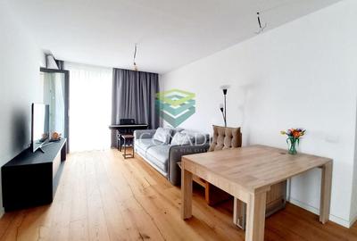 Apartament cu 3 camere semidecomandat în Aviației