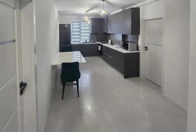 Apartament cu 3 camere decomandat, mobilat în Florești
