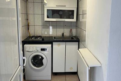 Apartament cu 2 camere semidecomandat în Colentina