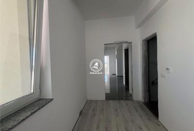 Apartament cu 4 camere decomandat în Galata