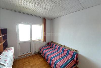 Apartament cu 3 camere decomandat în Micro 3
