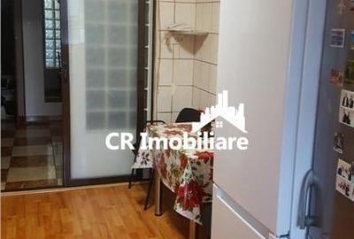 Apartament cu 4 camere semidecomandat în Apărătorii Patriei