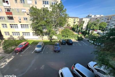 Apartament cu 2 camere decomandat în Micro 16