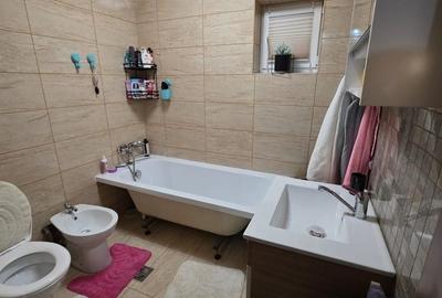 Apartament cu 3 camere decomandat în Central - 1