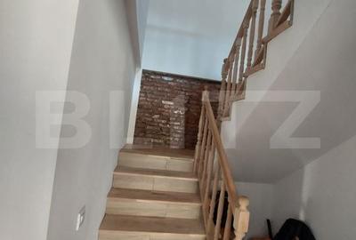Casă cu 8 camere cu Teren 900 Mp în Săcele