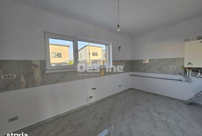 Casă cu 5 camere cu Teren 252 Mp în Bârnova