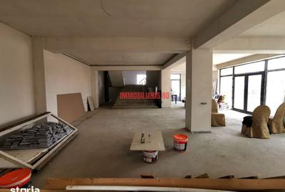 Casă cu 8 camere cu Teren 250 Mp în Titan - 1