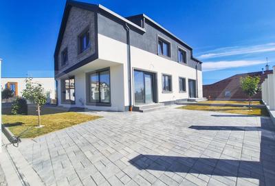 Casă individuală cu 4 camere cu Canalizare în Dâmbul Rotund