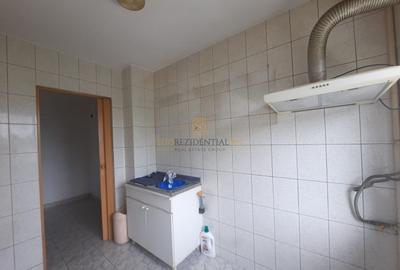 Apartament cu 3 camere semidecomandat în Berceni - 9
