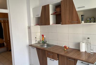 Apartament cu 2 camere decomandat în Brâncoveanu