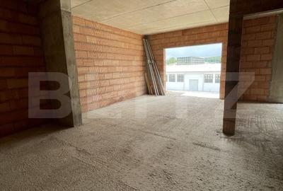 Apartament cu 3 camere în Calea Moldovei