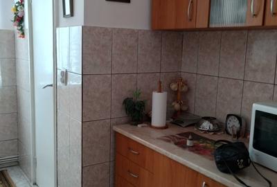 Apartament cu 3 camere semidecomandat în Central - 2