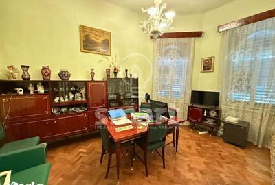 Casă cu 5 camere cu Canalizare în Central