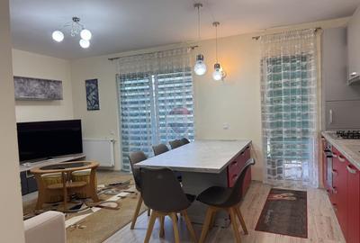 Apartament cu 3 camere semidecomandat în Florești