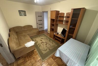 Apartament cu 3 camere semidecomandat, mobilat în Tomis Nord