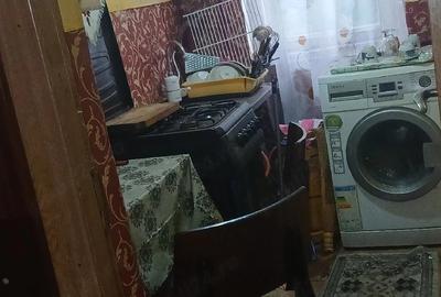 Apartament cu 3 camere semidecomandat în Central - 1