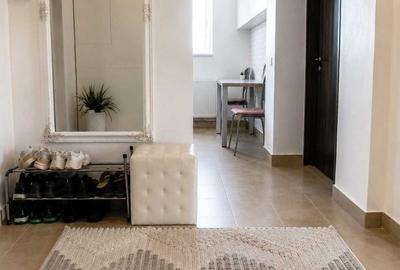 Apartament cu 2 camere decomandat în Romanilor
