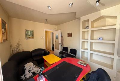 Spațiu comercial, de 54 mp, în Central - 4